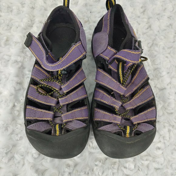 KEEN Other - Keen childrens fisherman shoe purple size 4